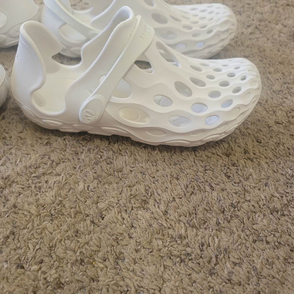 Merrell All-White Slip-On Clogs - Picture 5 of 6